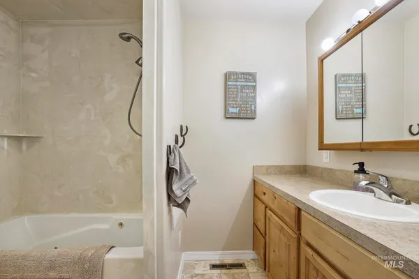 $615,000 | 256 East 265th Lane North, Rupert, ID 83350