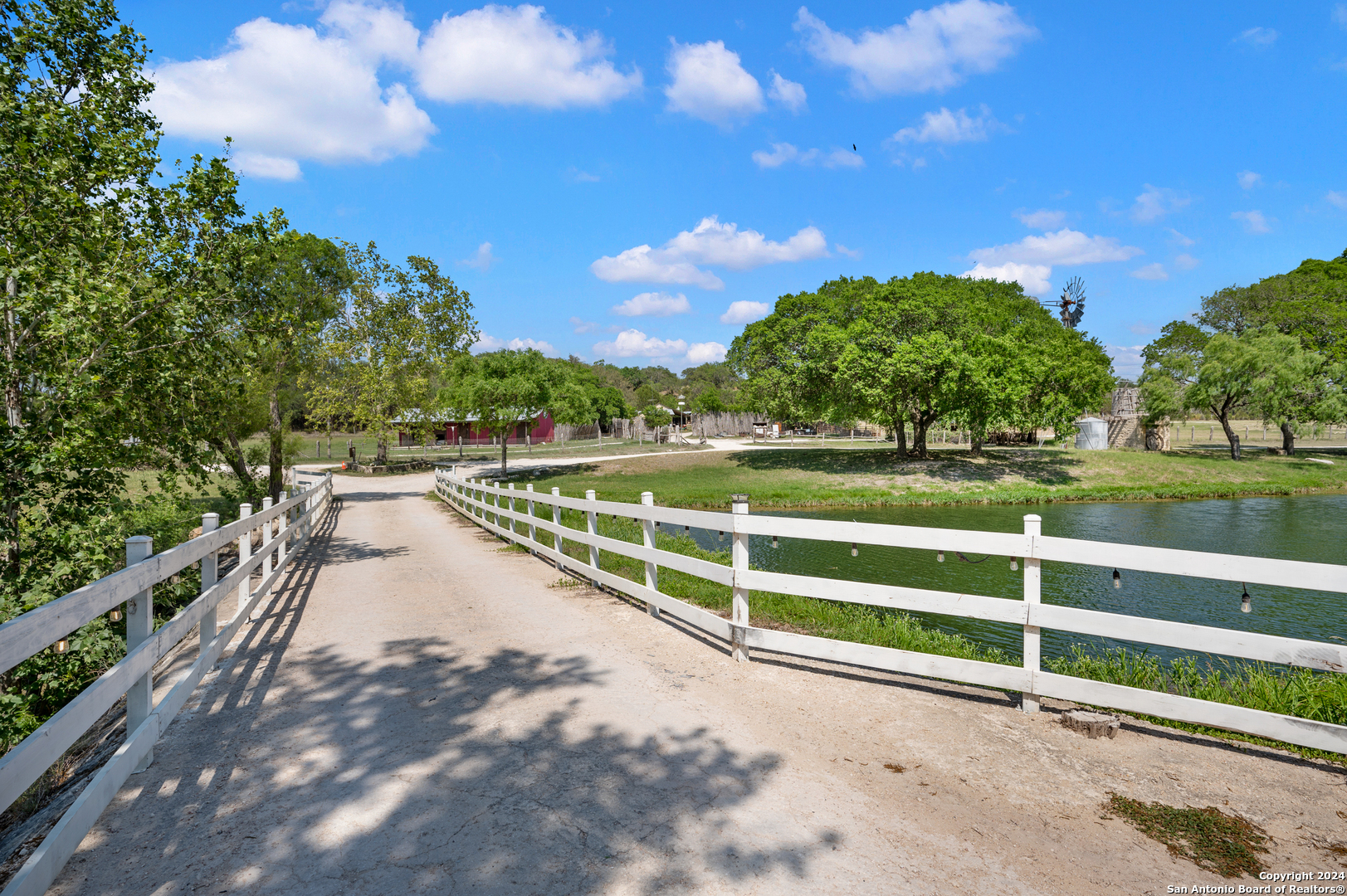 103 Waring Welfare Road Boerne, TX 78006 - Photo 3 of 33