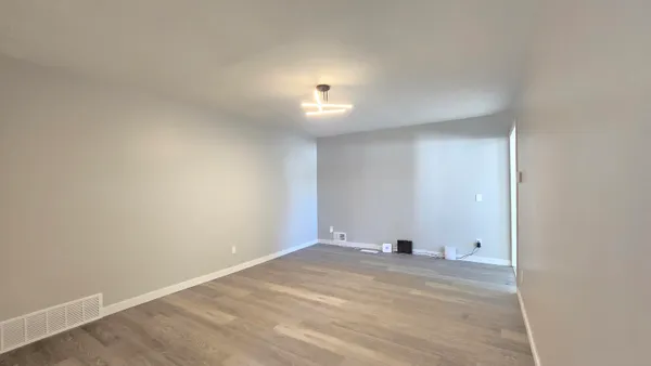$189,999 | 3109 Risdale Avenue, Lansing, MI 48911