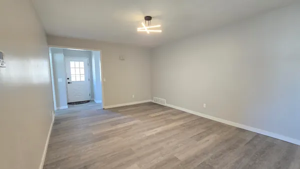 $189,999 | 3109 Risdale Avenue, Lansing, MI 48911