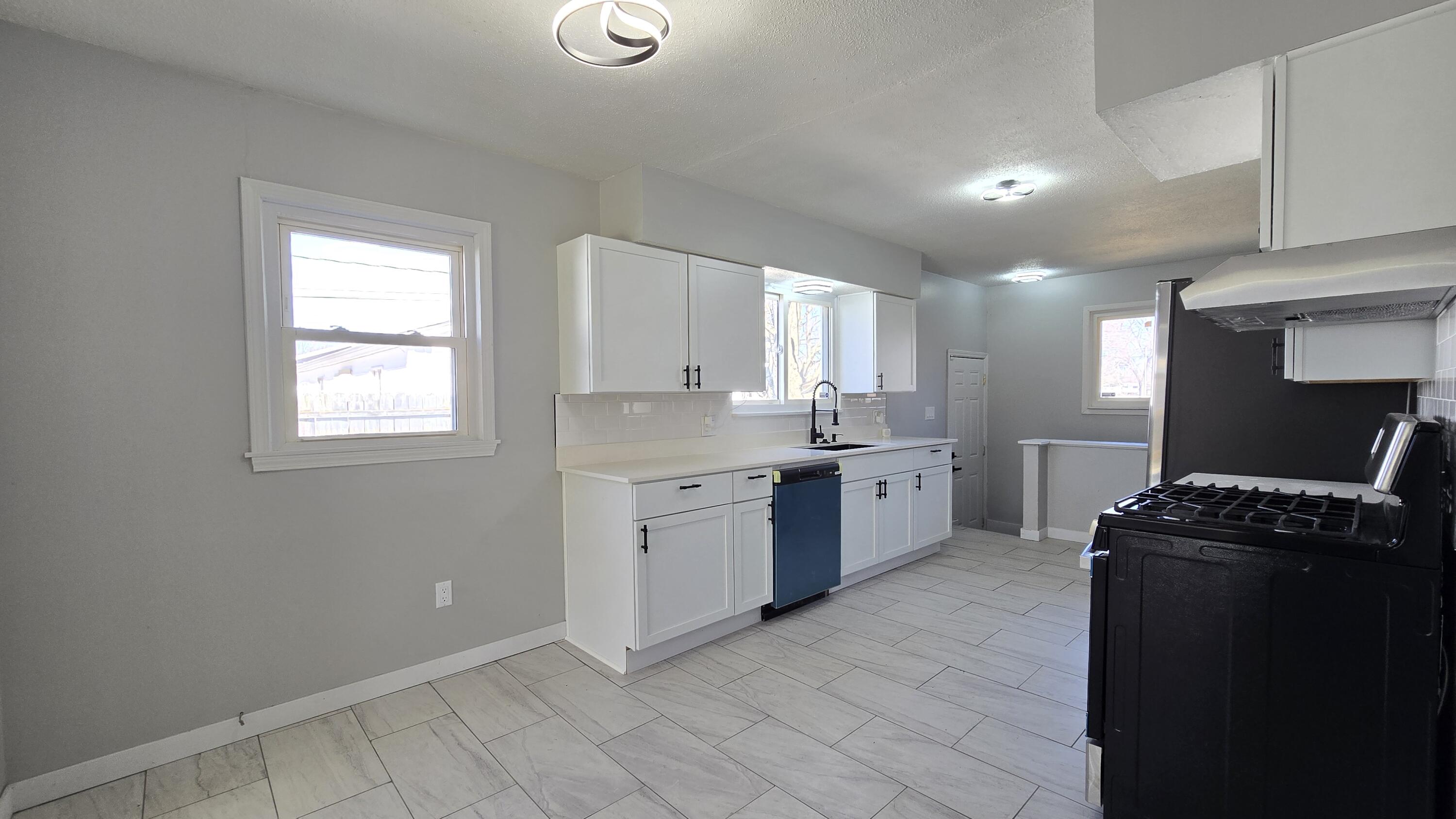 3109 Risdale Avenue Lansing, MI 48911 - Photo 9 of 31 1000028803