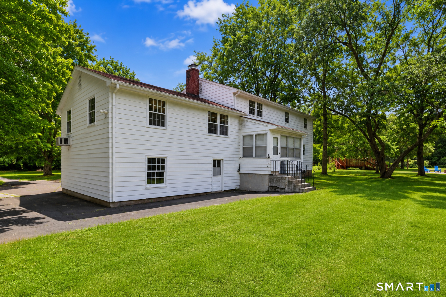 39 Maple Avenue Bloomfield, CT 06002 - Photo 2 of 9