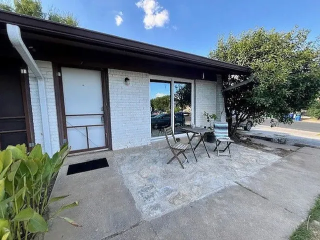 $1,595 | 1303 Hollow Creek Drive, Unit 1, Austin, TX 78704