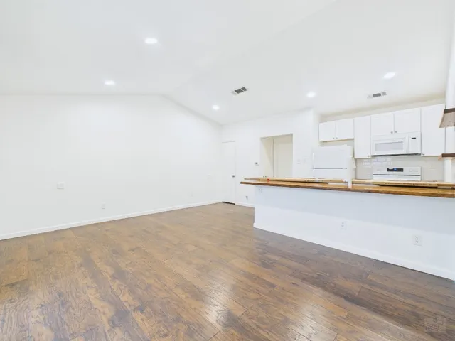 $1,595 | 1303 Hollow Creek Drive, Unit 1, Austin, TX 78704