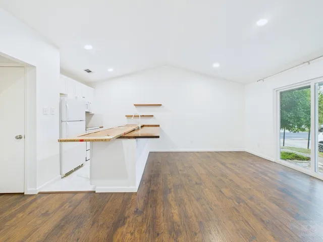 $1,595 | 1303 Hollow Creek Drive, Unit 1, Austin, TX 78704