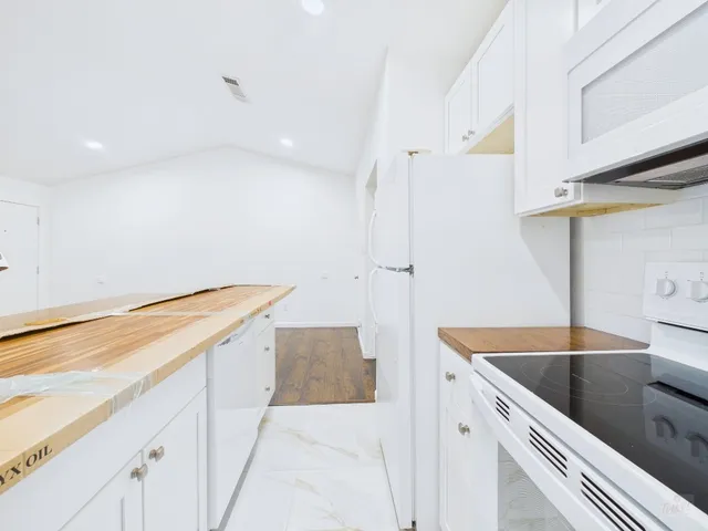 $1,595 | 1303 Hollow Creek Drive, Unit 1, Austin, TX 78704