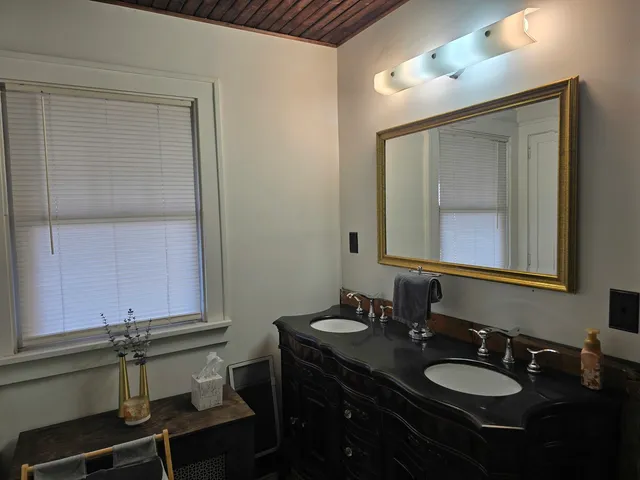 $189,900 | 1416 North Clinton Boulevard, Bloomington, IL 61701