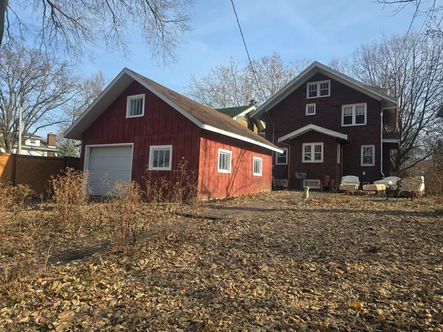 $189,900 | 1416 North Clinton Boulevard, Bloomington, IL 61701