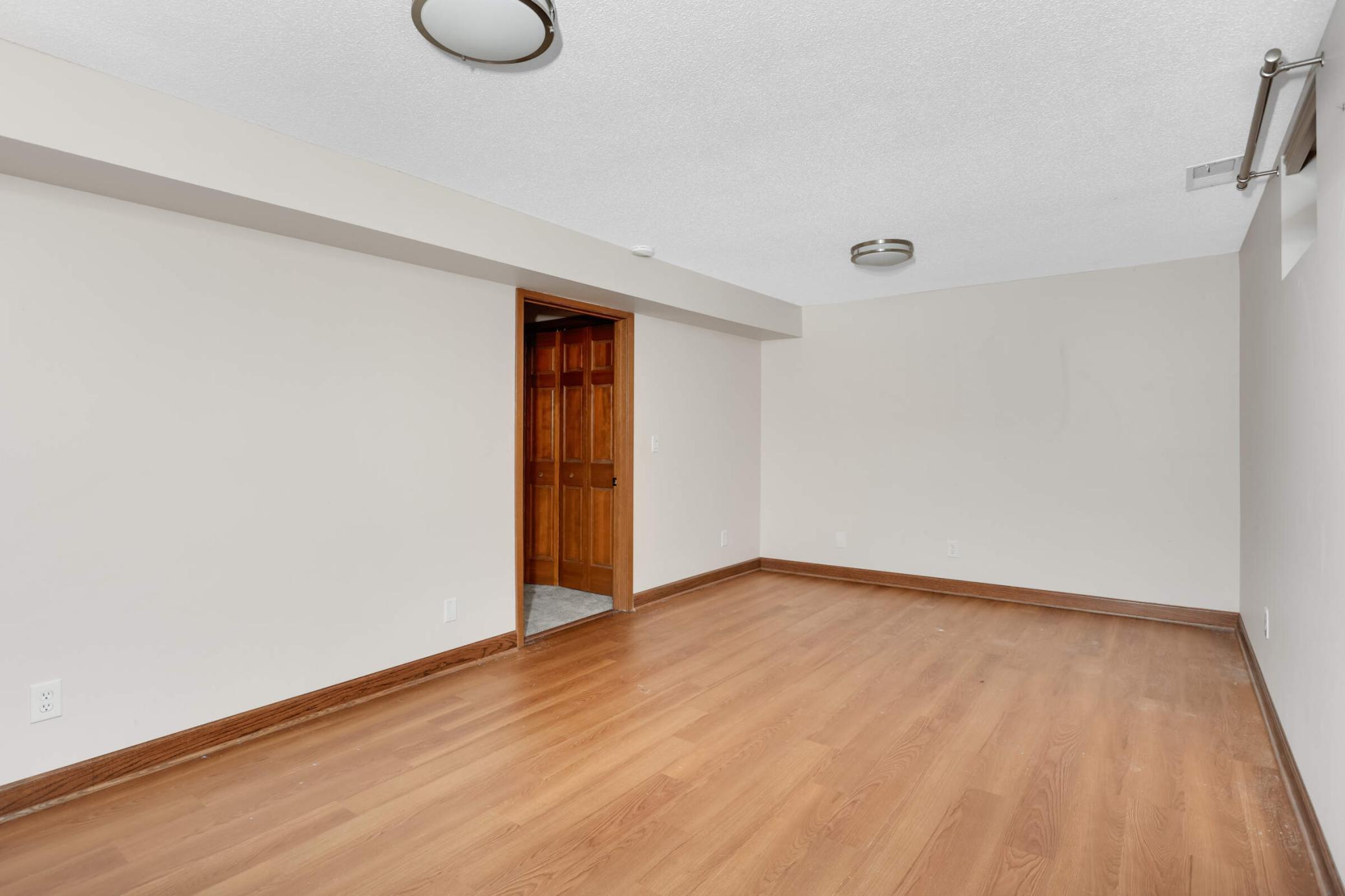 4757 Spring Circle Minnetonka, MN 55345 - Photo 23 of 32