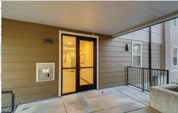 $1,895 | 460 East Fremont Place, Unit 205, Centennial, CO 80122