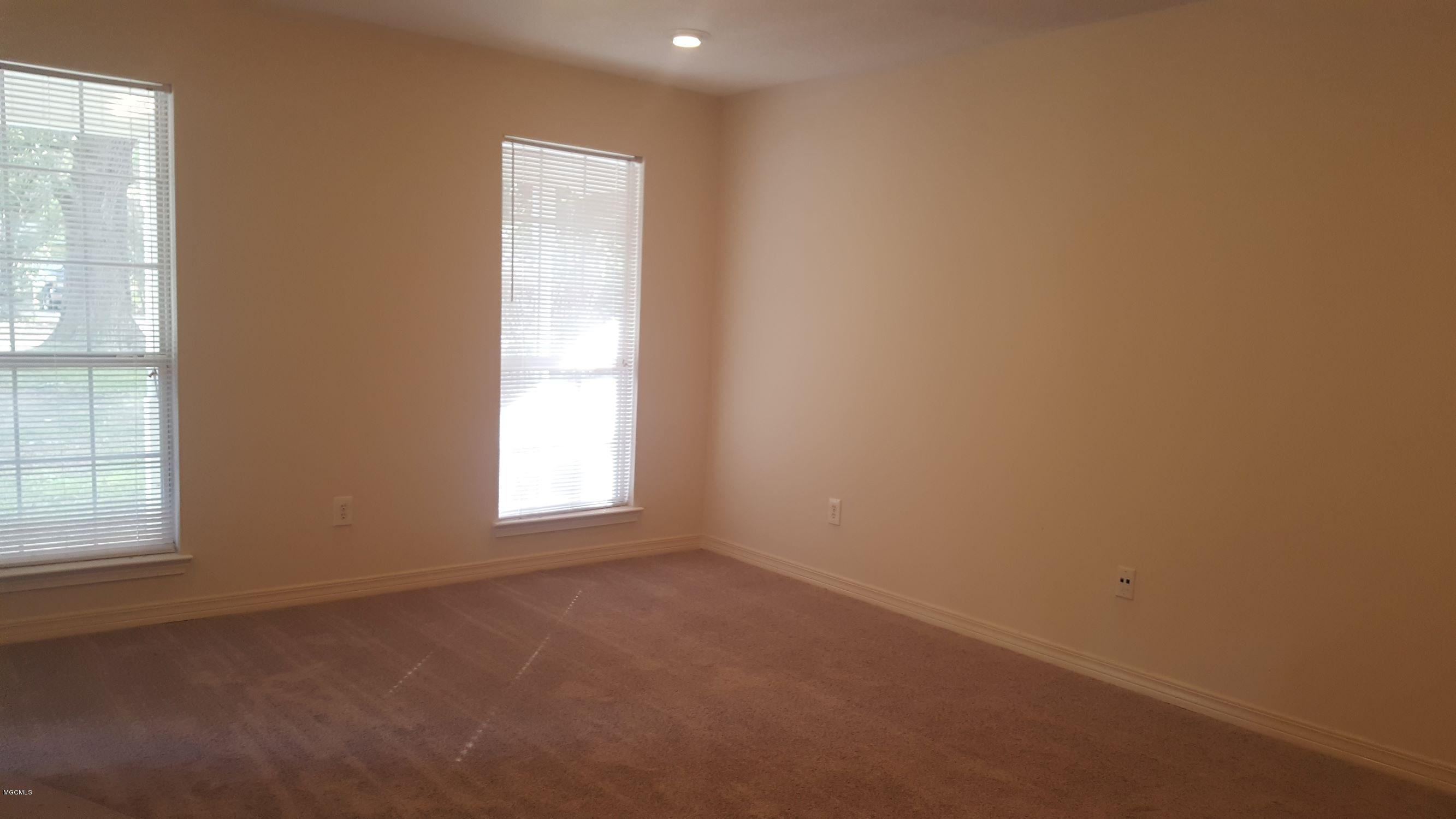 742 25th Street Gulfport, MS 39501 - Photo 2 of 15 New LR for 25th