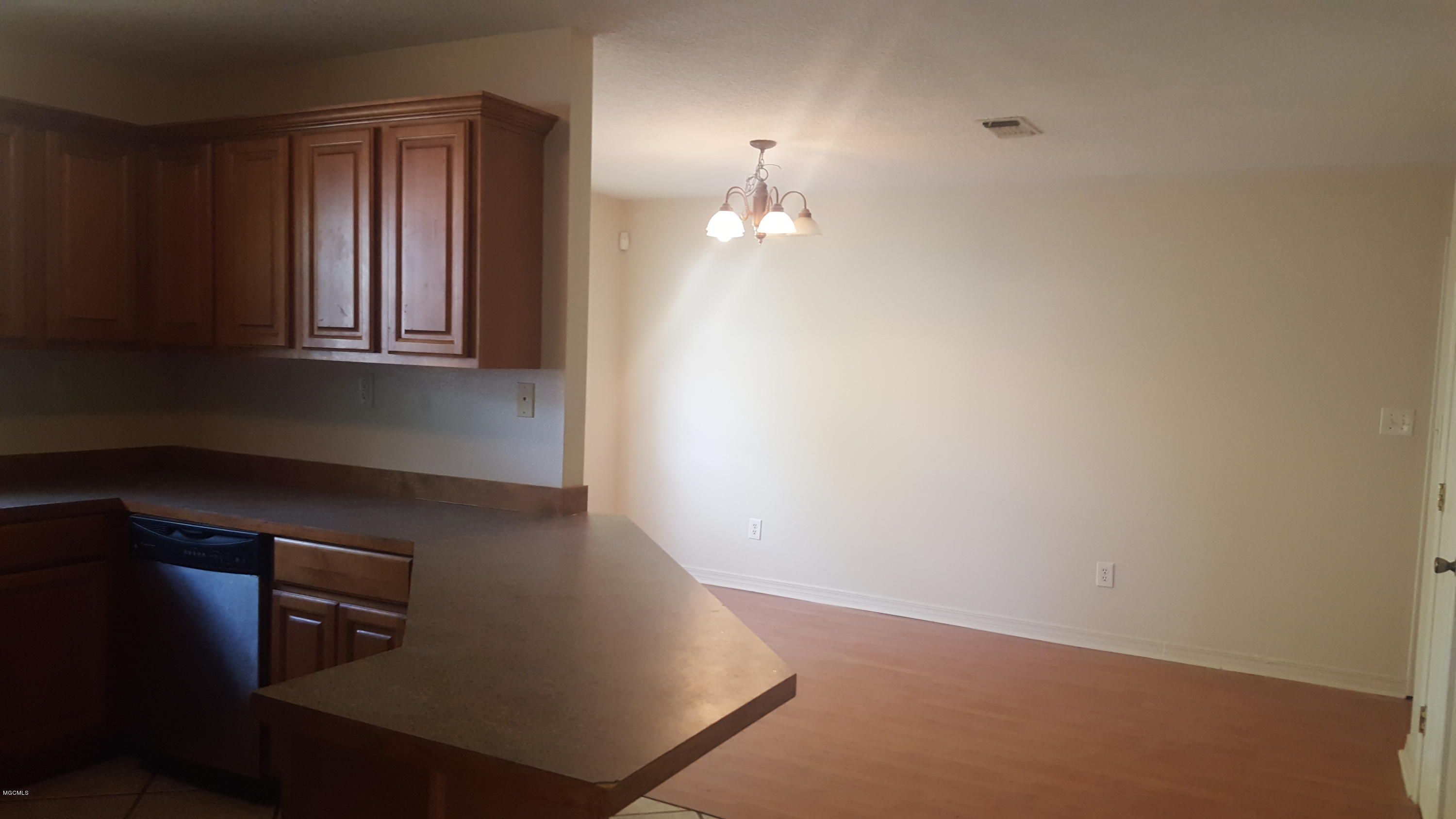 742 25th Street Gulfport, MS 39501 - Photo 7 of 15 20180330_102624