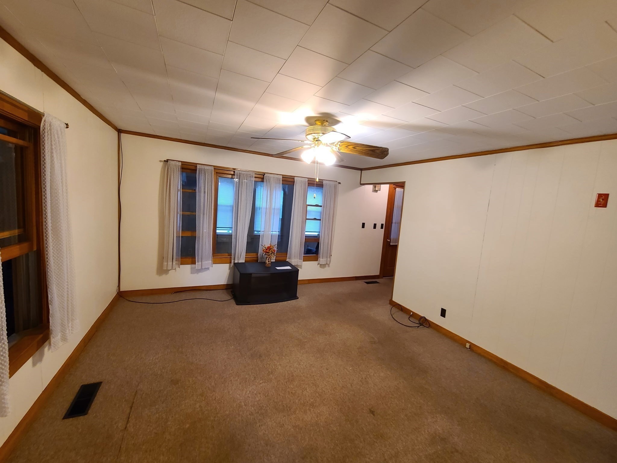 9 Spring Street Montague, MA 01376 - Photo 15 of 41 Gallery Image 15