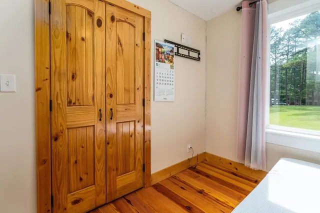 $320,000 | 180 Pinehill Lane, Harrisburg, IL 62946