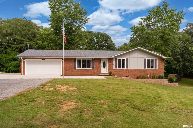 $320,000 | 180 Pinehill Lane, Harrisburg, IL 62946