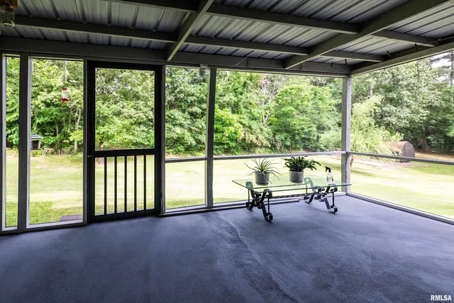 $320,000 | 180 Pinehill Lane, Harrisburg, IL 62946