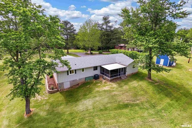$320,000 | 180 Pinehill Lane, Harrisburg, IL 62946