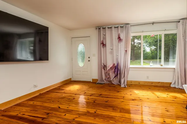 $320,000 | 180 Pinehill Lane, Harrisburg, IL 62946