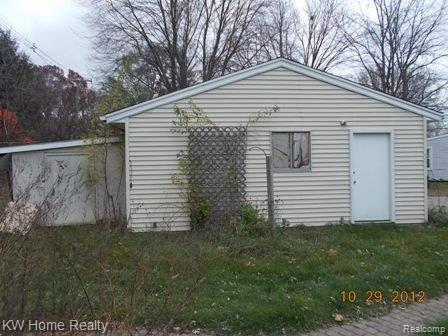 1923 Payson Road Walled Lake, MI 48390 - Photo 6 of 11 DSCN9065.JPG