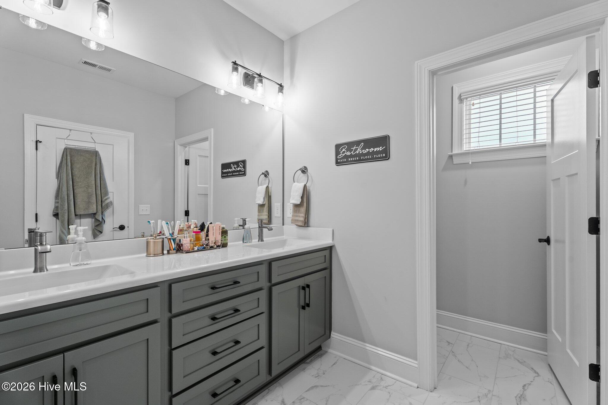 33 Davidson Street Clayton, NC 27520 - Photo 18 of 40 Water closet