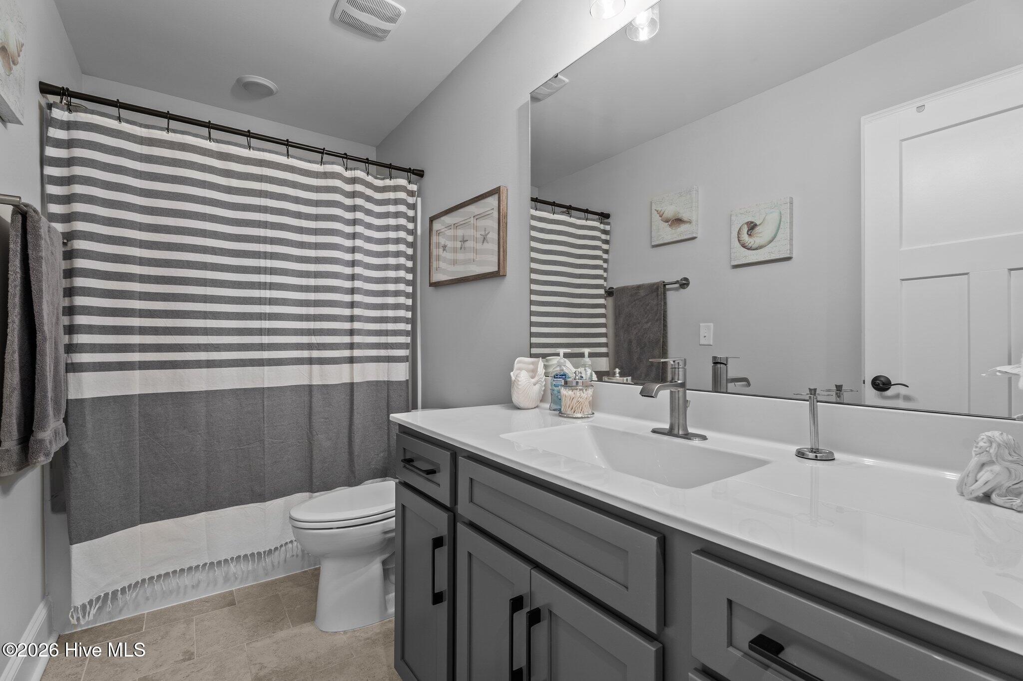 33 Davidson Street Clayton, NC 27520 - Photo 27 of 40 full bathroom on second floor