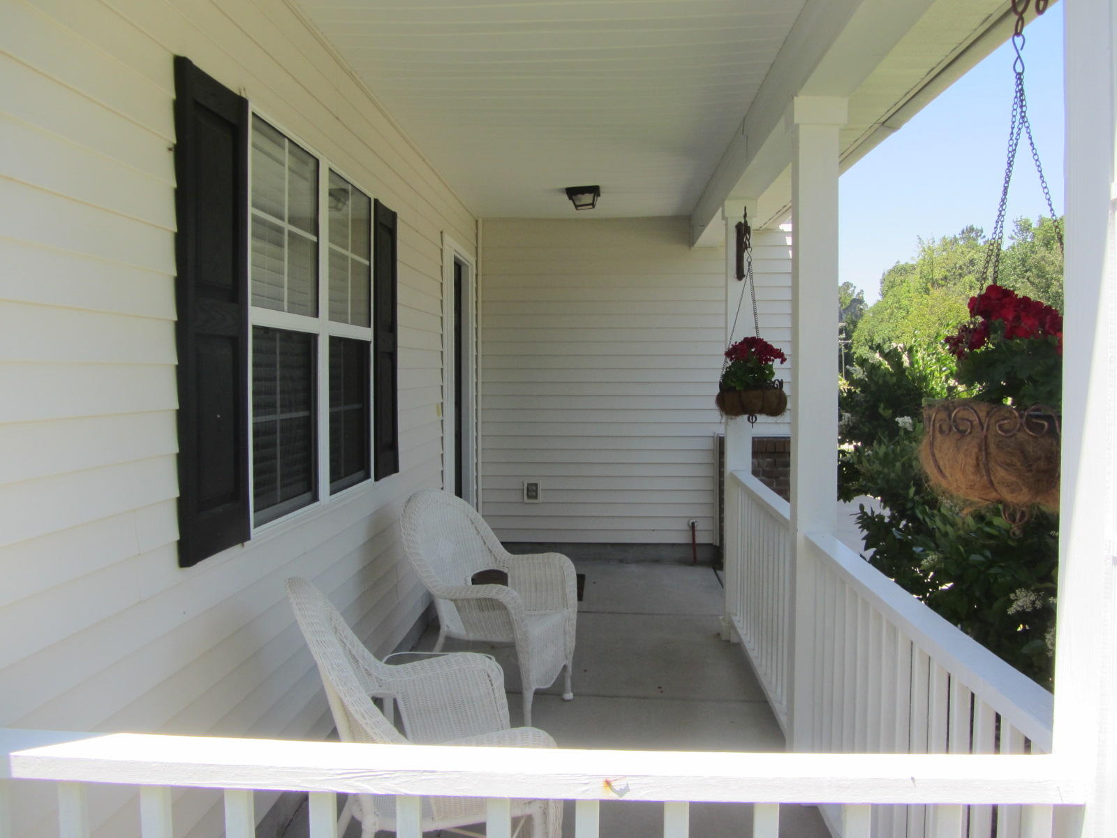 258 Tall Pines Road Ladson, SC 29456 - Photo 4 of 56 IMG_1075