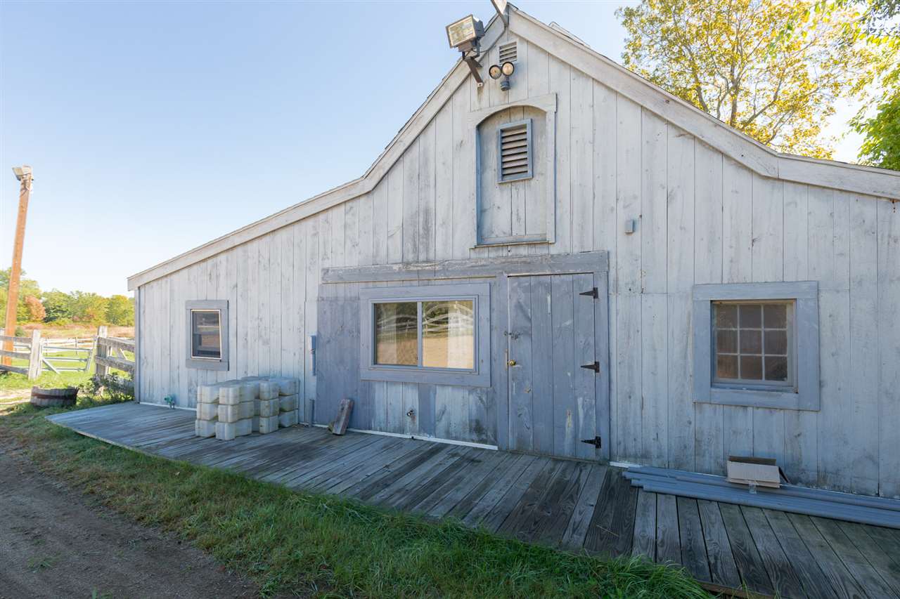 63 Bayview Road Dover, NH 03820 - Photo 2 of 40