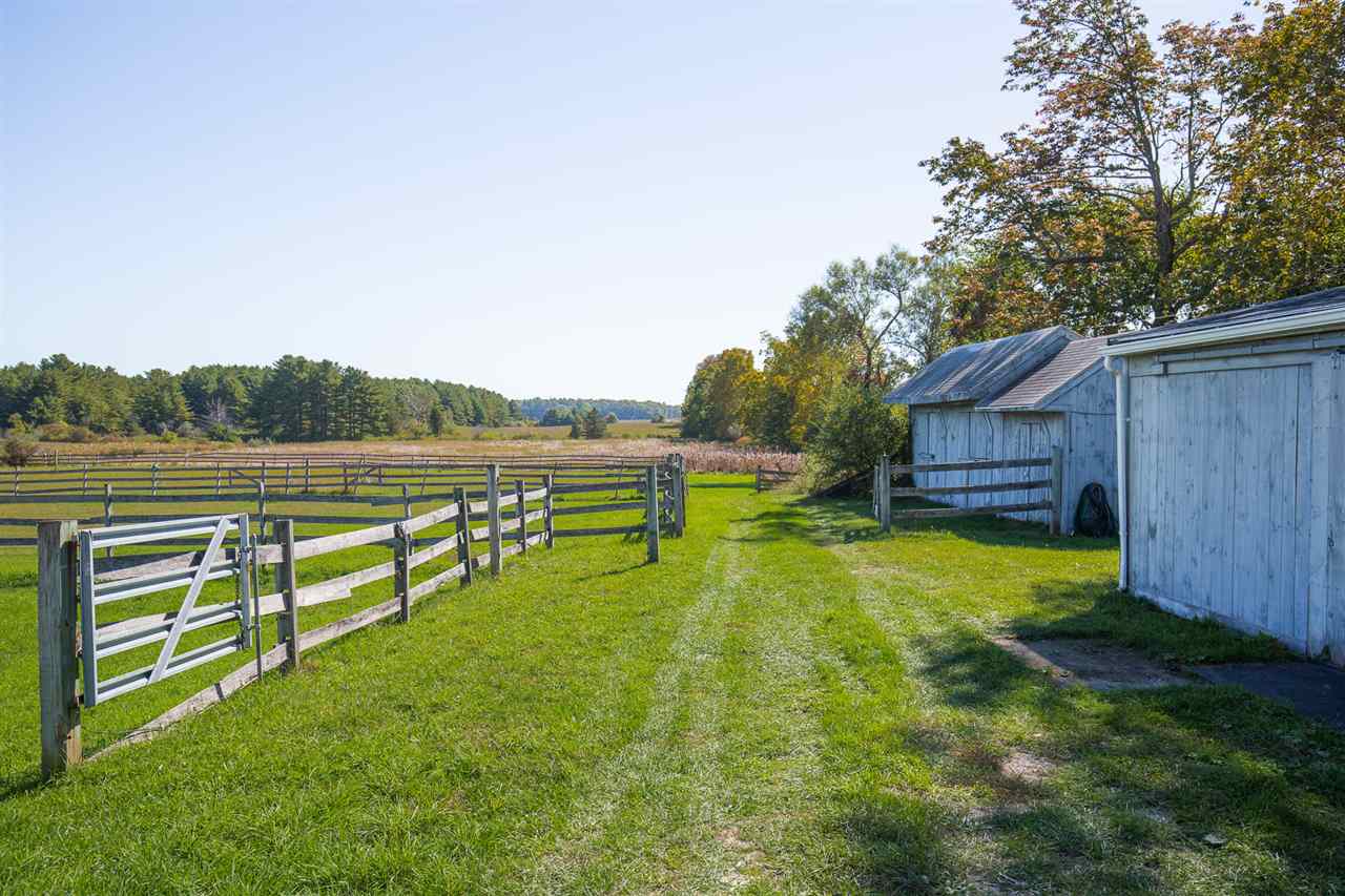 63 Bayview Road Dover, NH 03820 - Photo 4 of 40