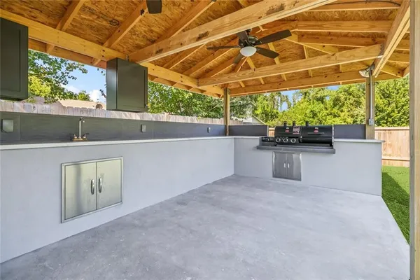 $295,000 | 1501 Bayonne Drive, Laplace, LA 70068