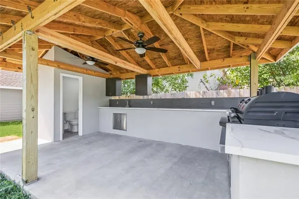 $295,000 | 1501 Bayonne Drive, Laplace, LA 70068