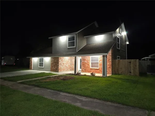 $295,000 | 1501 Bayonne Drive, Laplace, LA 70068