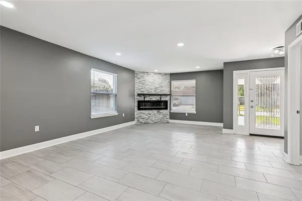 $295,000 | 1501 Bayonne Drive, Laplace, LA 70068