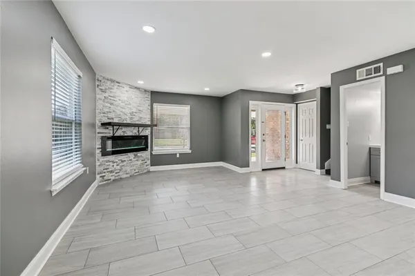 $295,000 | 1501 Bayonne Drive, Laplace, LA 70068