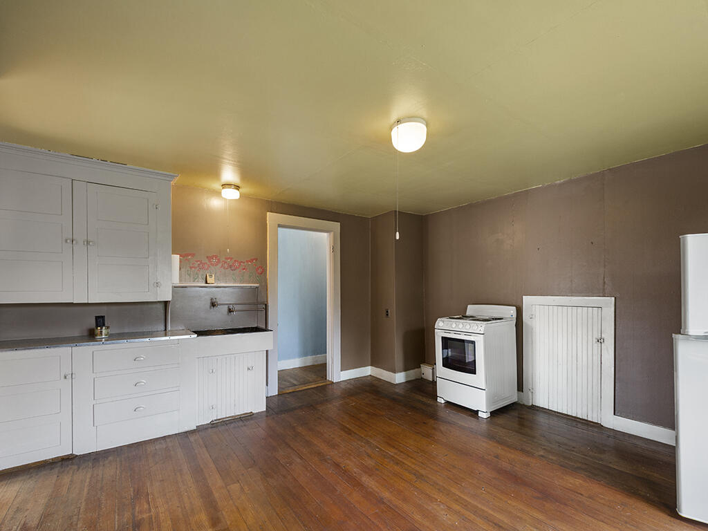 5 West Street Waterville, ME 04901 - Photo 27 of 29 2nd Floor kitchen