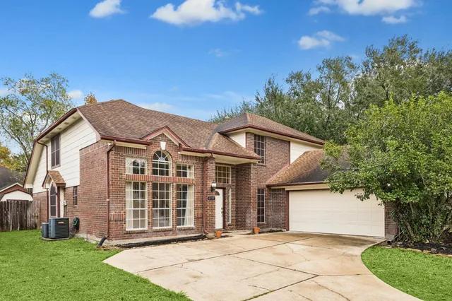 $390,000 | 6327 Box Bluff Court, Sugar Land, TX 77479