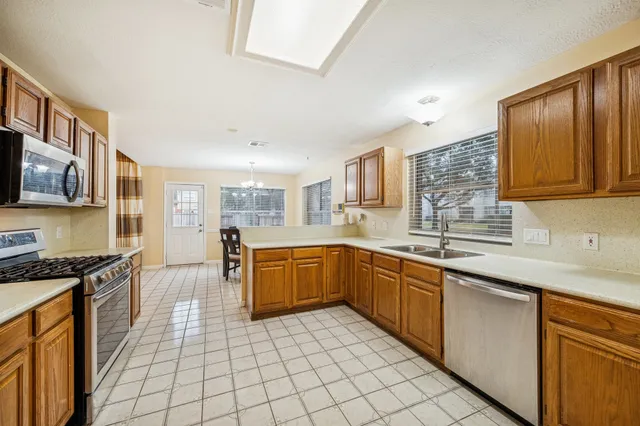 $390,000 | 6327 Box Bluff Court, Sugar Land, TX 77479