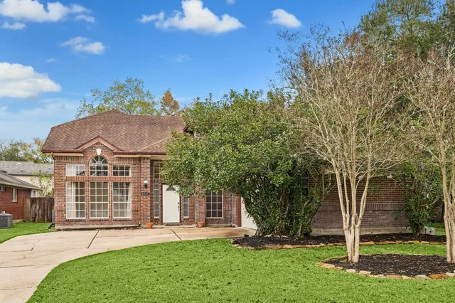 $390,000 | 6327 Box Bluff Court, Sugar Land, TX 77479