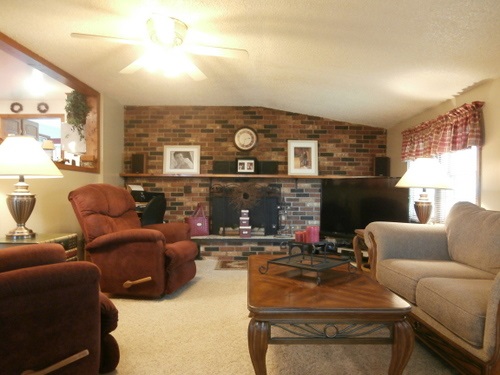 1004 East Hibbard Road Owosso, MI 48867 - Photo 6 of 20 31291364-5.JPG