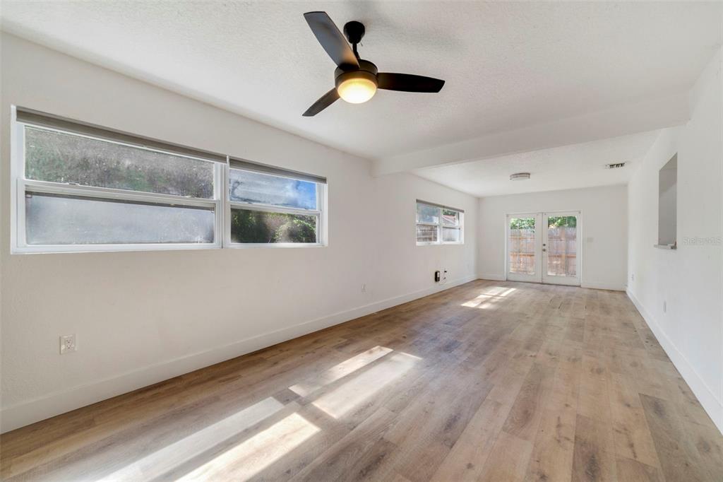 449 Citadel Drive Altamonte Springs, FL 32714 - Photo 21 of 25 a view of an empty room and window