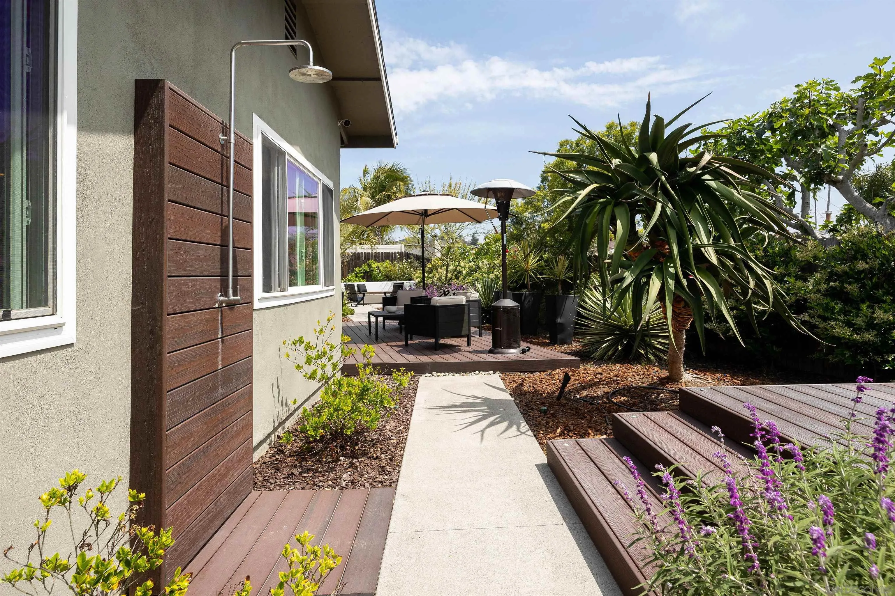 5775 Derk Drive La Mesa, CA 91942 - Photo 17 of 21 a view of a lobby with sitting area