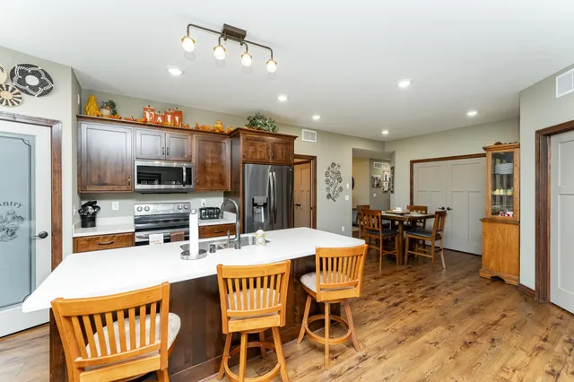 $495,000 | 250 7th Ave S East, Plainview, MN 55964