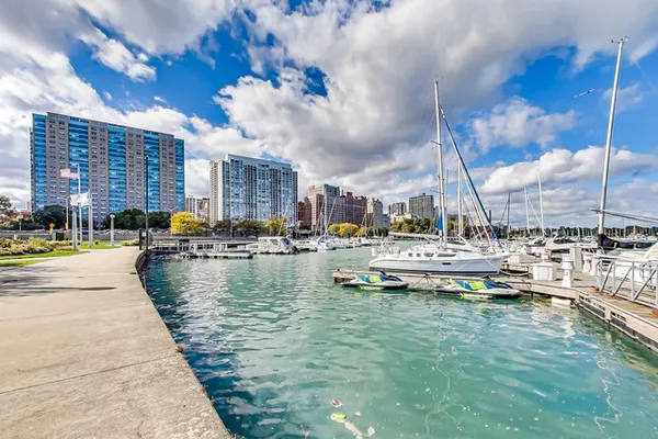 $250,000 | 3180 North Lake Shore Drive, Unit 2E, Chicago, IL 60657