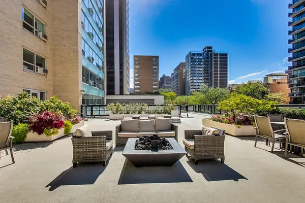 $250,000 | 3180 North Lake Shore Drive, Unit 2E, Chicago, IL 60657