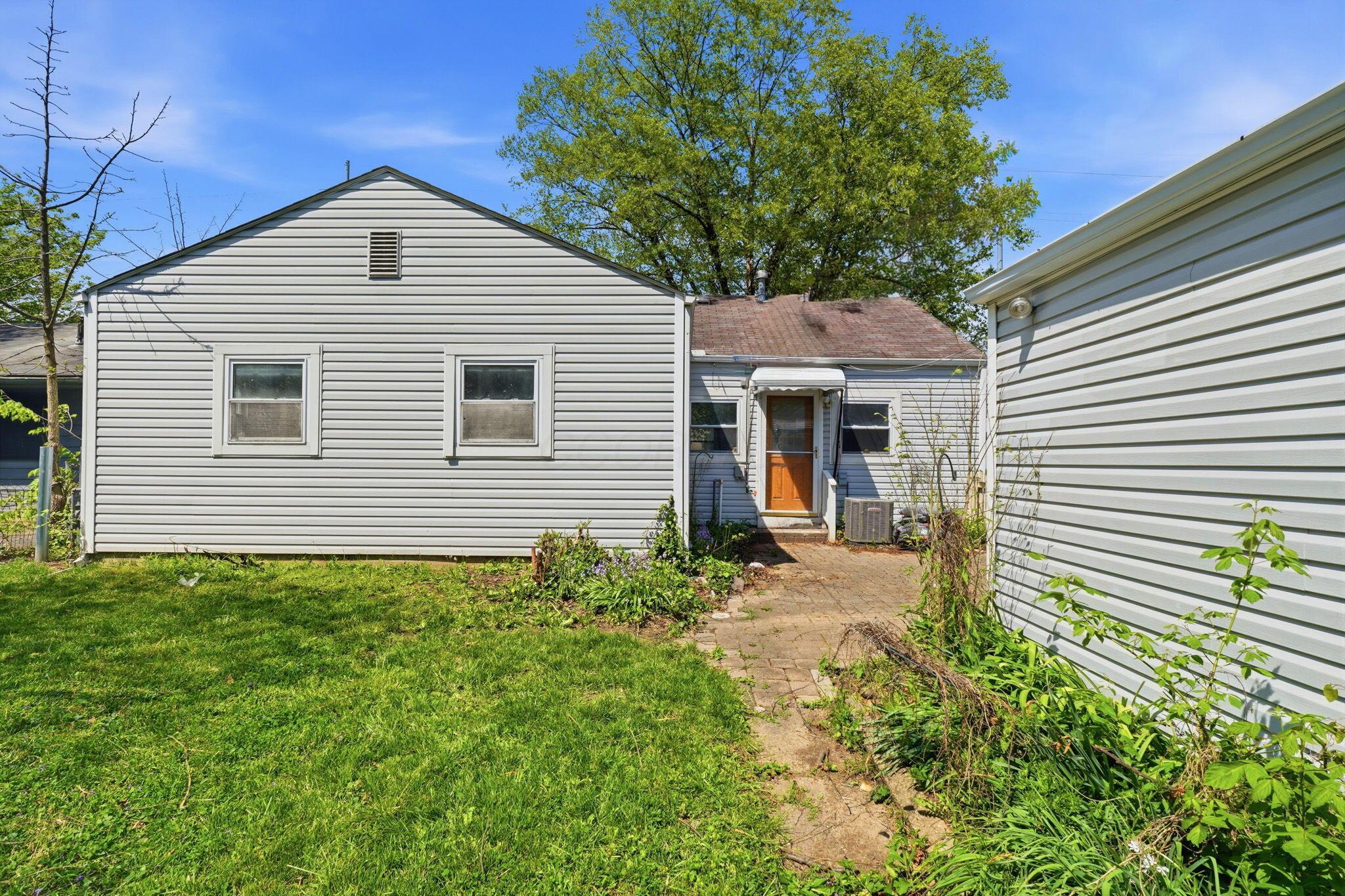 1074 South James Road Columbus, OH 43227 - Photo 32 of 35 38-web-or-mls-1074-s-james-rd