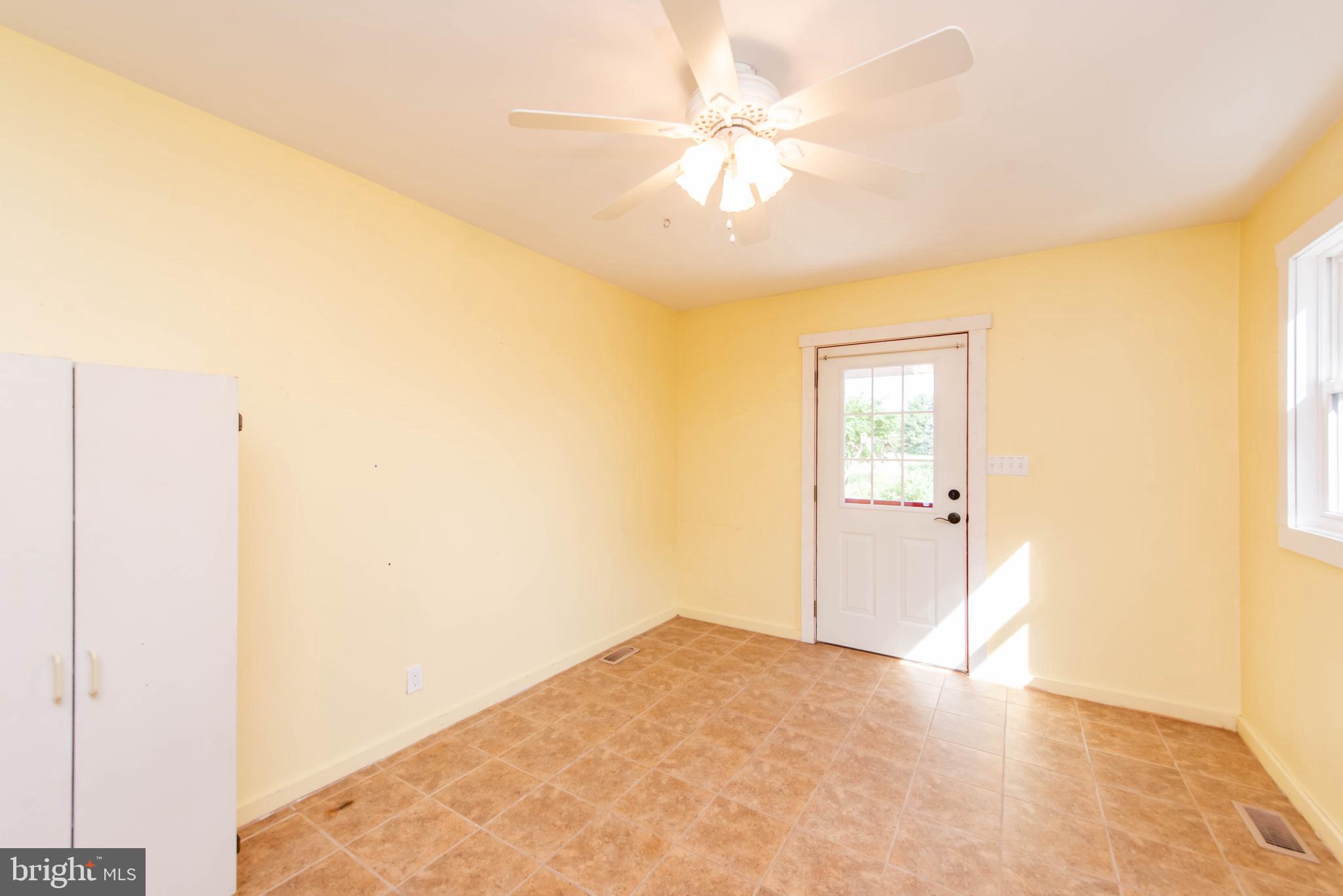 2112 Ebbvale Road Manchester, MD 21102 - Photo 40 of 134 Mudroom/Laundry Room