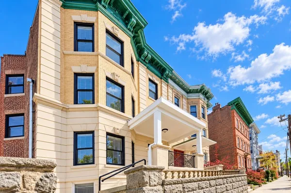 $3,925 | 618 14th Street, Unit 2, Union City, NJ 07087