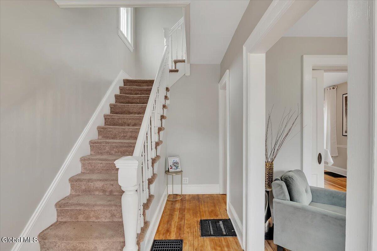 29 Vley Road Scotia, NY 12302 - Photo 3 of 40 06-P1828242