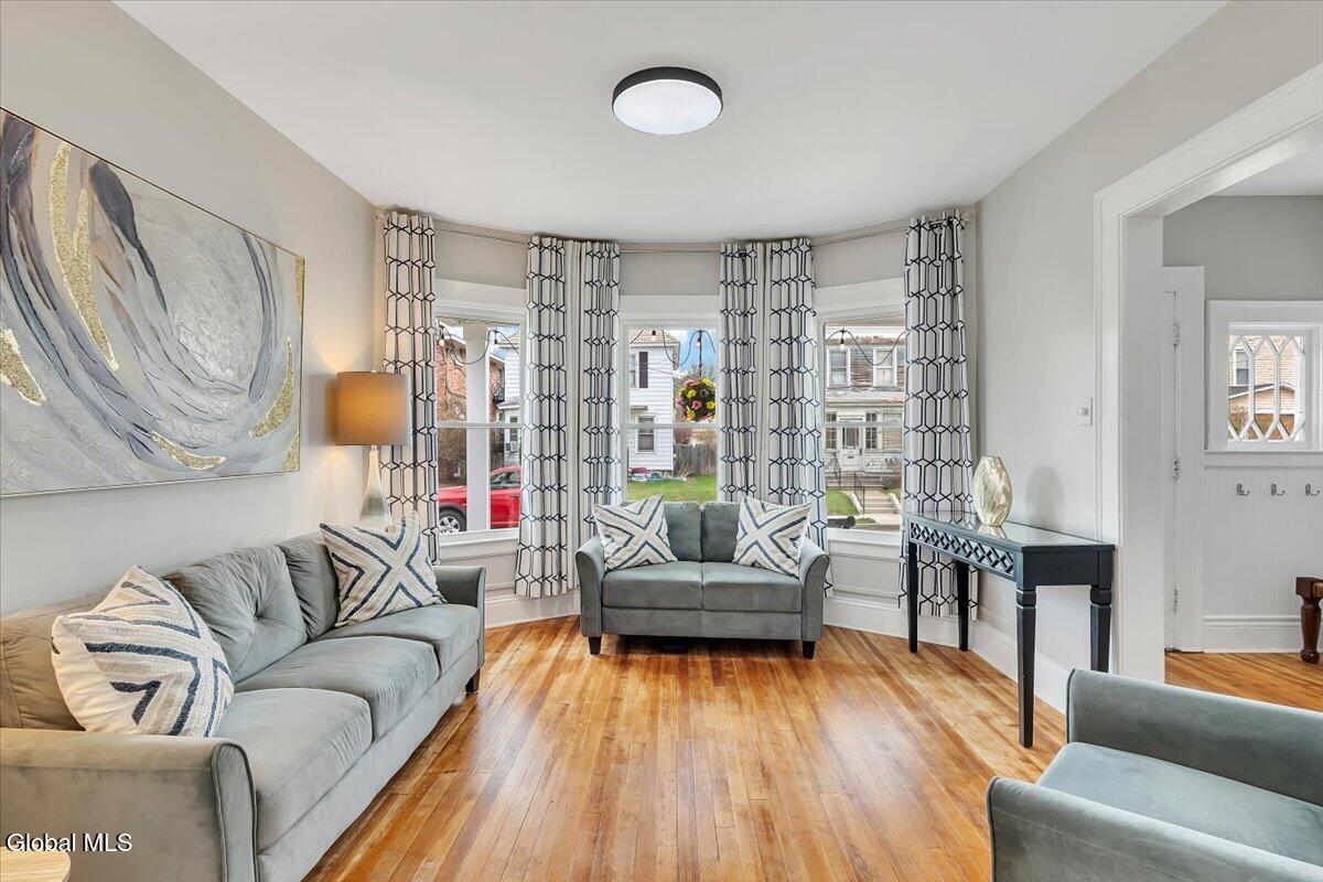 29 Vley Road Scotia, NY 12302 - Photo 7 of 40 10-P1828266