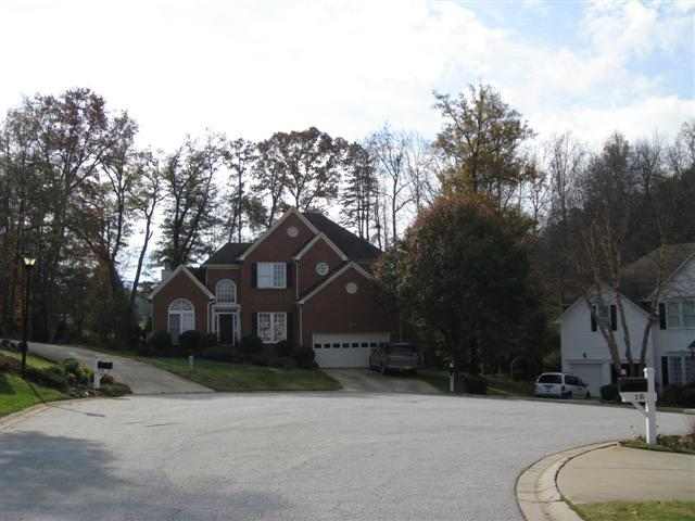 19 South Cedarbluff Court Greer, SC 29650 - Photo 4 of 17 Gallery Image 4
