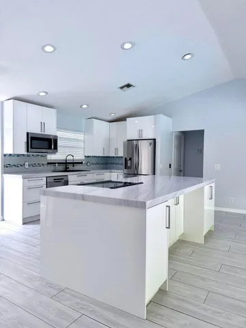 $4,500 | 15684 86th Way North, Palm Beach Gardens, FL 33418